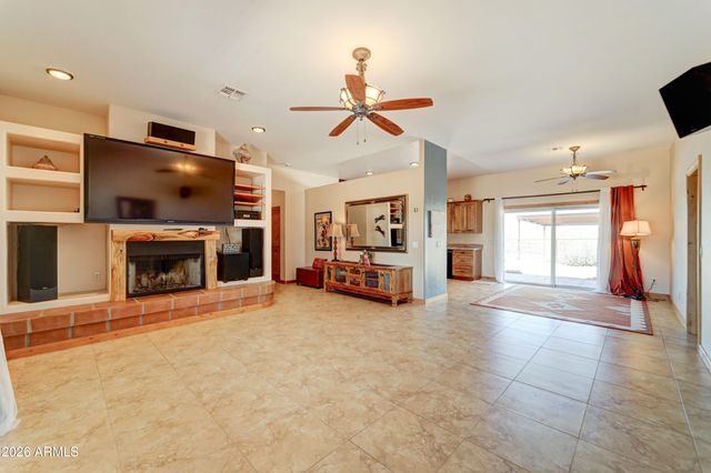 4642 N TOMAHAWK Road, Apache Junction, AZ 85119