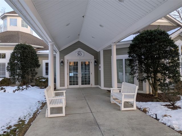 100 Woodcrest Lane 102, Mount Kisco, NY 10549