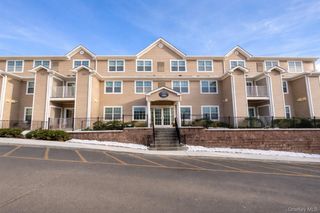 100 Woodcrest Lane 102, Mount Kisco, NY 10549
