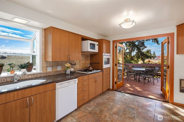 3955 Phinney Avenue N, Seattle, WA 98103