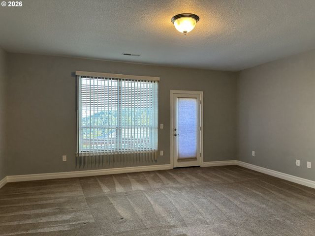 11301 Se CASCADE VIEW Dr, Happy Valley, OR 97086