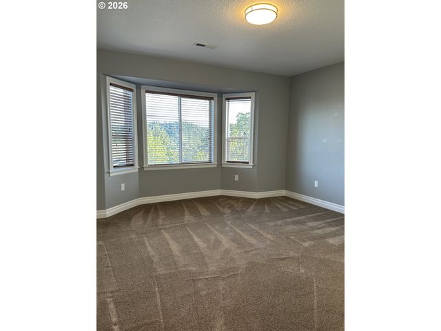 11301 Se CASCADE VIEW Dr, Happy Valley, OR 97086
