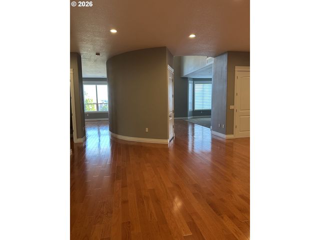11301 Se CASCADE VIEW Dr, Happy Valley, OR 97086
