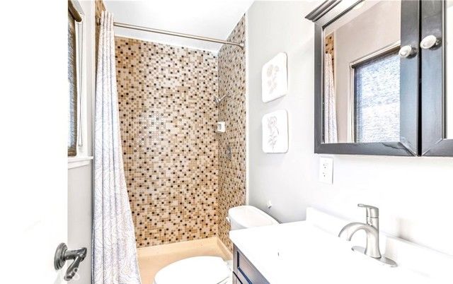 125 Ronwood Street, Glendora, CA 91740