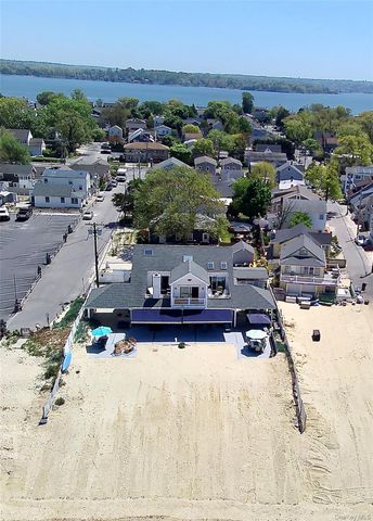 20 Greenwich Avenue, Bayville, NY 11709