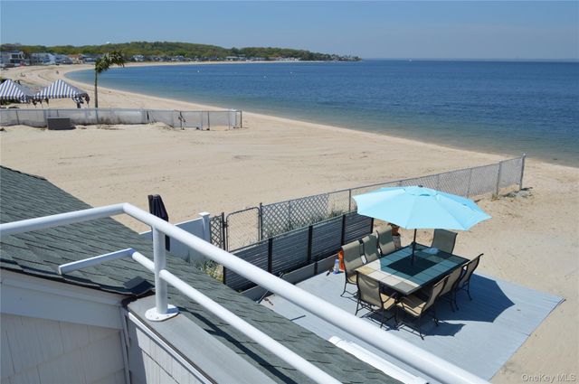 20 Greenwich Avenue, Bayville, NY 11709