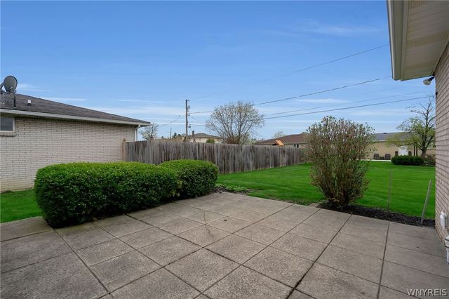 4 Village Lane, Cheektowaga, NY 14212