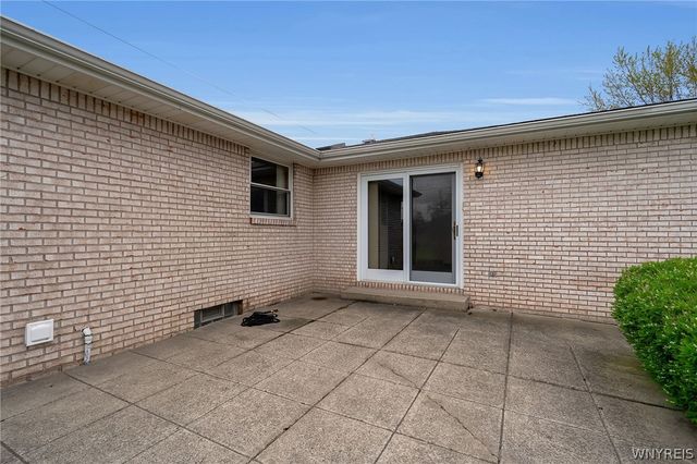 4 Village Lane, Cheektowaga, NY 14212
