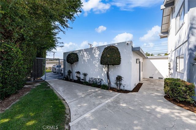 111 N Stanford Avenue, Fullerton, CA 92831