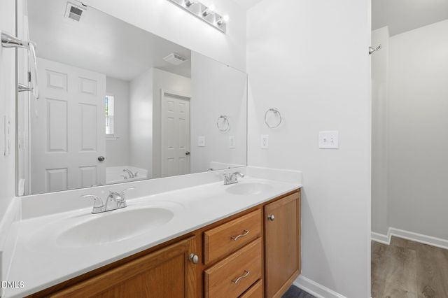 1009 Harvest Point Drive, Fuquay Varina, NC 27526