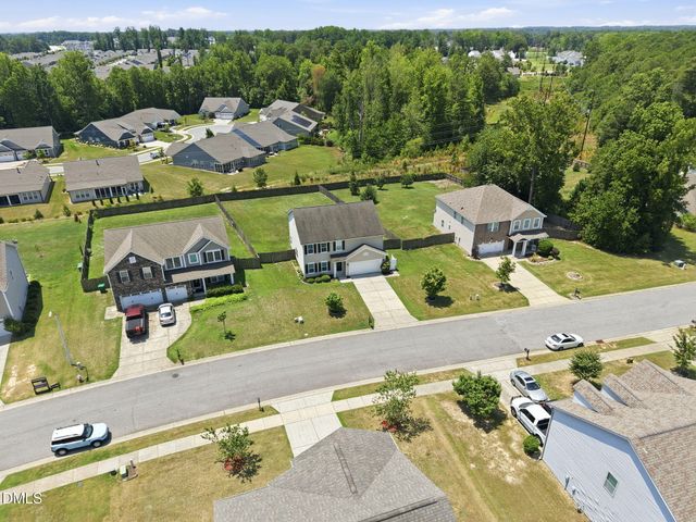 1009 Harvest Point Drive, Fuquay Varina, NC 27526