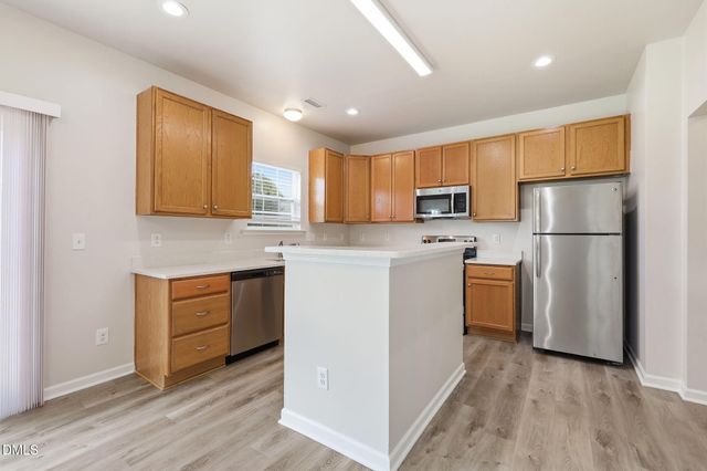 1009 Harvest Point Drive, Fuquay Varina, NC 27526