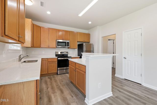 1009 Harvest Point Drive, Fuquay Varina, NC 27526