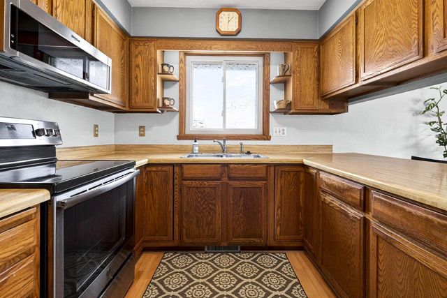 1377 INVERNESS LANE, Neenah, WI 54956