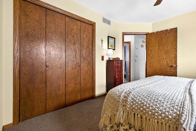 1377 INVERNESS LANE, Neenah, WI 54956