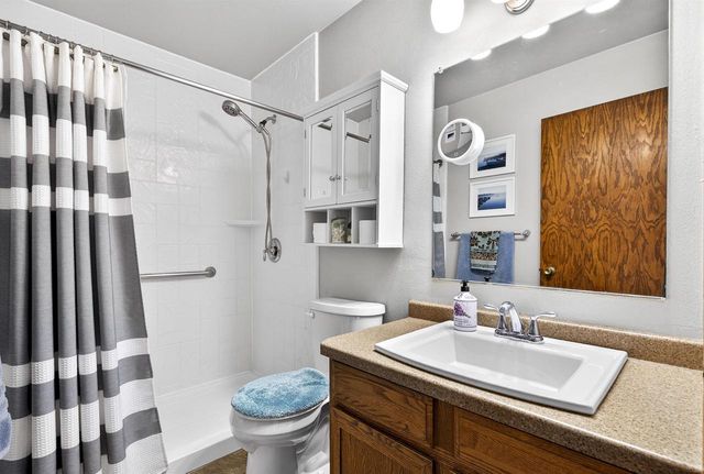 1377 INVERNESS LANE, Neenah, WI 54956