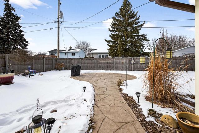 1377 INVERNESS LANE, Neenah, WI 54956