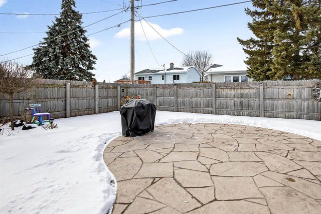 1377 INVERNESS LANE, Neenah, WI 54956