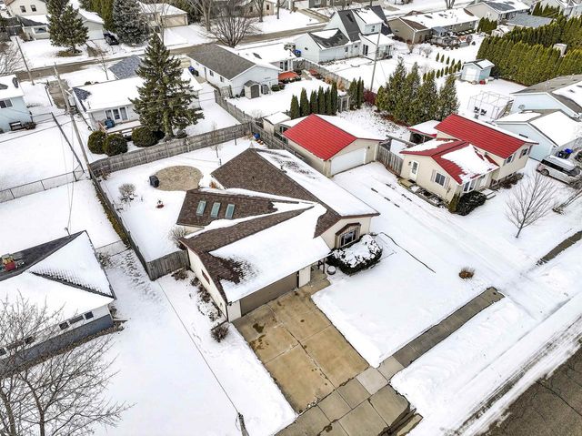 1377 INVERNESS LANE, Neenah, WI 54956