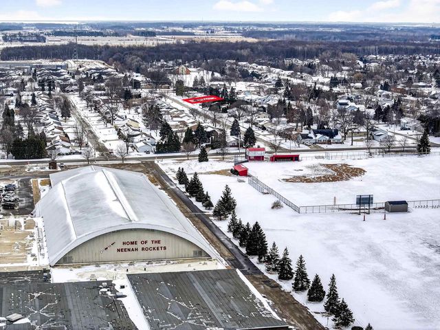 1377 INVERNESS LANE, Neenah, WI 54956