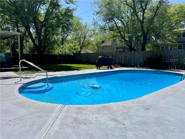 12816 Byars Road, Grandview, MO 64030