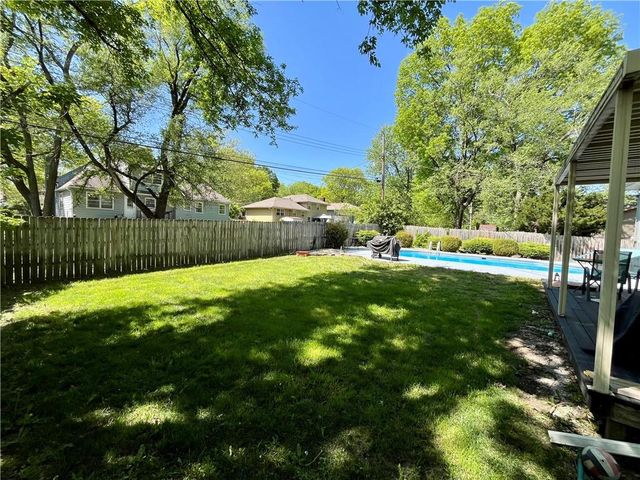 12816 Byars Road, Grandview, MO 64030