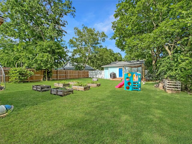 604 S Maple Street, Howe, TX 75459