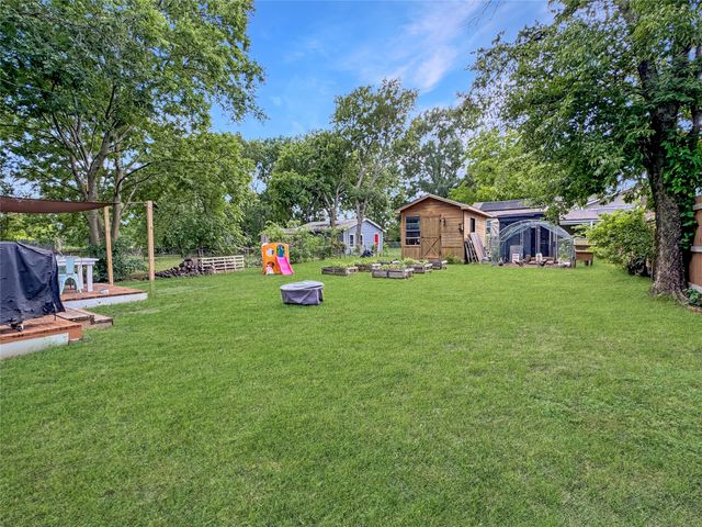 604 S Maple Street, Howe, TX 75459