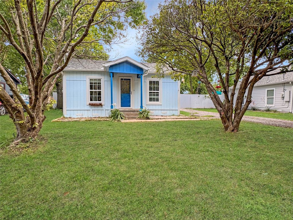 604 S Maple Street, Howe, TX 75459