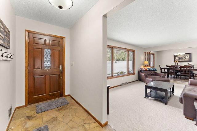 18136 Yorkshire Avenue, Prior Lake, MN 55372