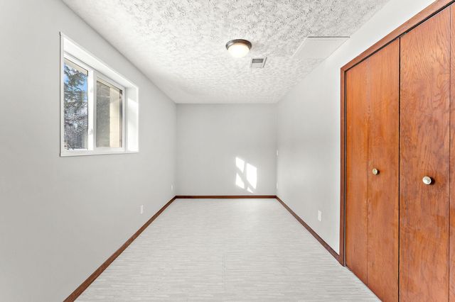 18136 Yorkshire Avenue, Prior Lake, MN 55372