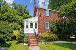 1027 N MCKINLEY RD, Arlington, VA 22205