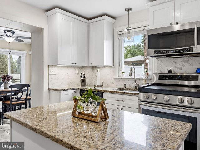 106 MERION AVE, Aldan, PA 19018