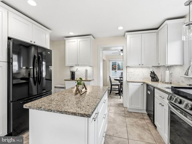 106 MERION AVE, Aldan, PA 19018