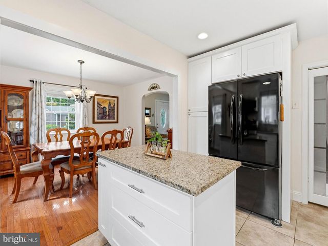 106 MERION AVE, Aldan, PA 19018
