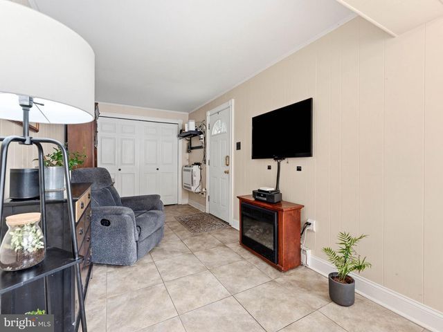 106 MERION AVE, Aldan, PA 19018