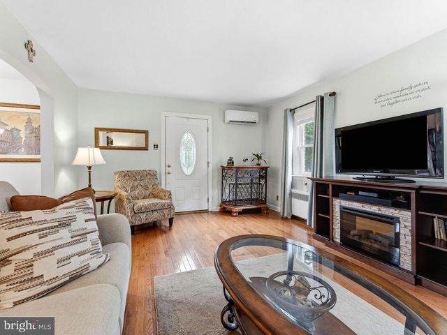 106 MERION AVE, Aldan, PA 19018