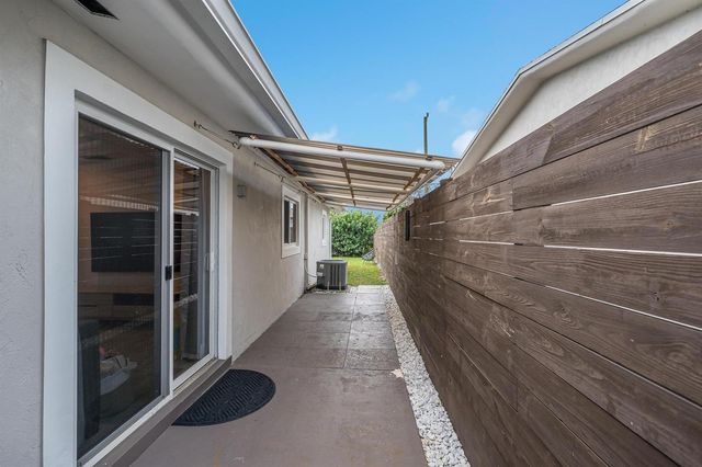 134 NW 57th Street, Oakland Park, FL 33309