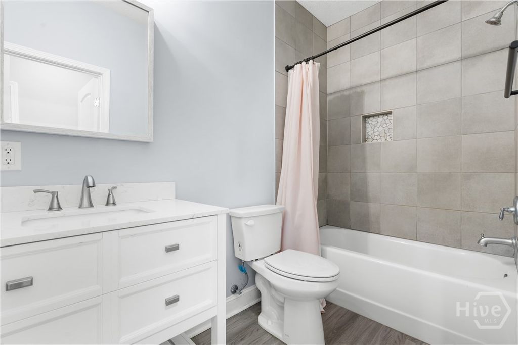 Image 17 of property listing at 1895 Williams Road, Statesboro, GA 30458