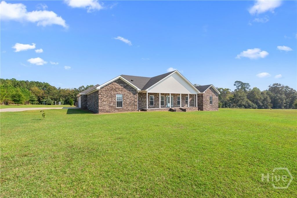 Image 2 of property listing at 1895 Williams Road, Statesboro, GA 30458