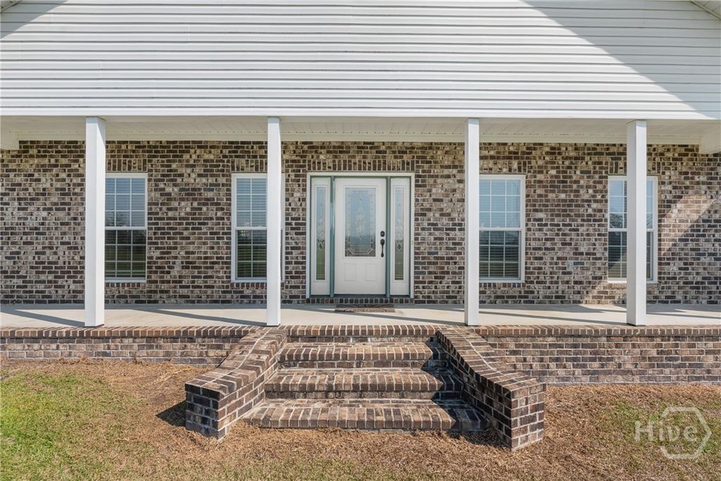 Image 3 of property listing at 1895 Williams Road, Statesboro, GA 30458
