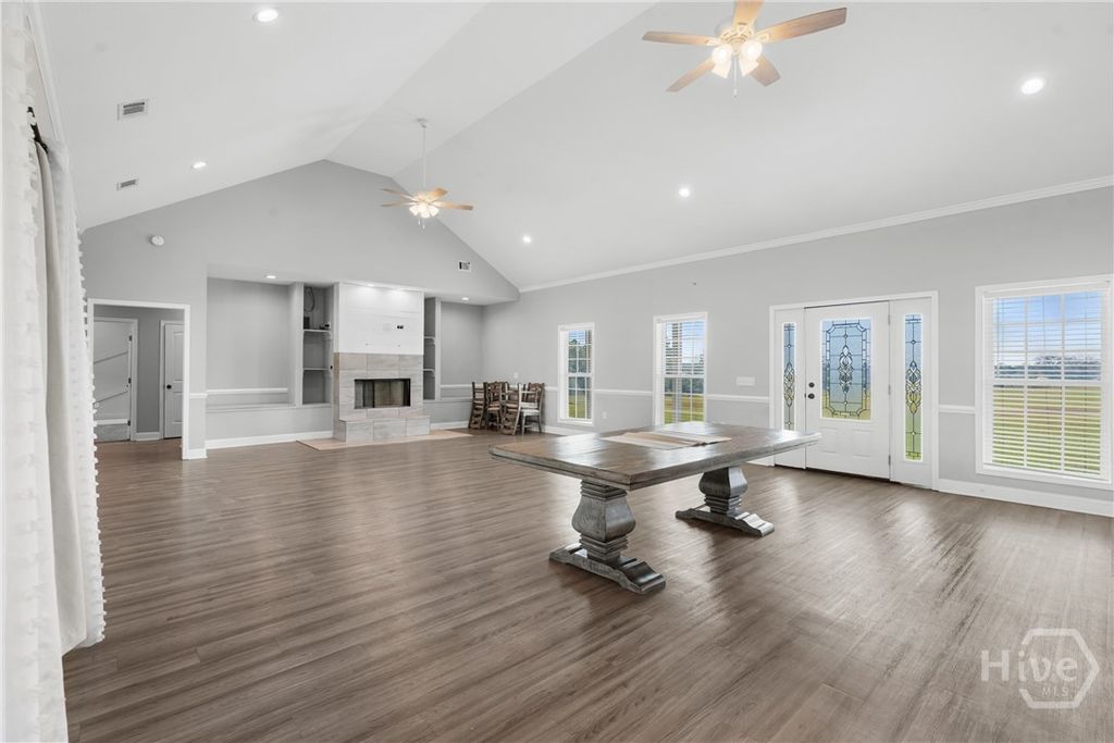 Image 6 of property listing at 1895 Williams Road, Statesboro, GA 30458