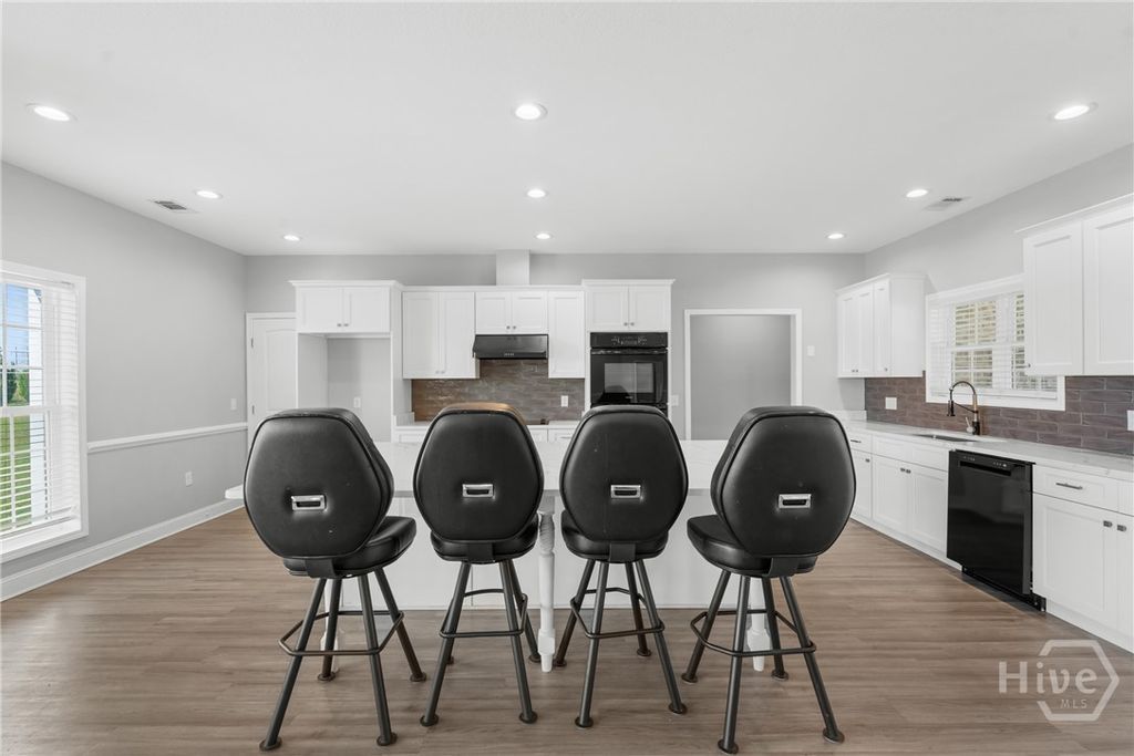 Image 7 of property listing at 1895 Williams Road, Statesboro, GA 30458