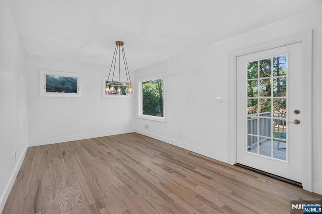 2 Garden Court, Ho-ho-kus, NJ 07423