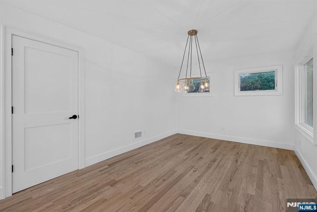 2 Garden Court, Ho-ho-kus, NJ 07423
