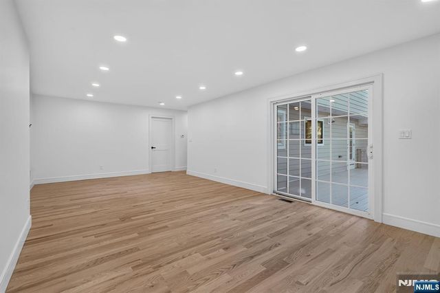 2 Garden Court, Ho-ho-kus, NJ 07423