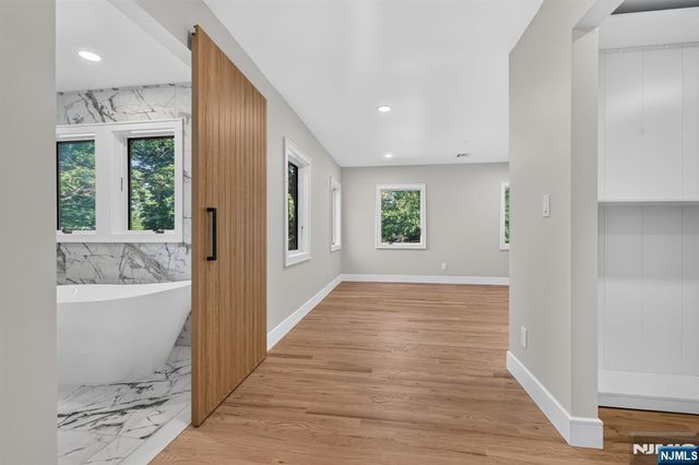 2 Garden Court, Ho-ho-kus, NJ 07423