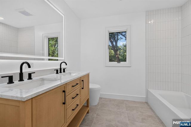 2 Garden Court, Ho-ho-kus, NJ 07423