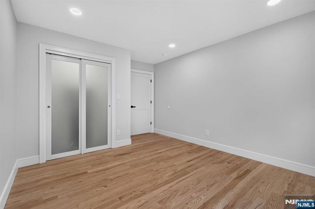 2 Garden Court, Ho-ho-kus, NJ 07423