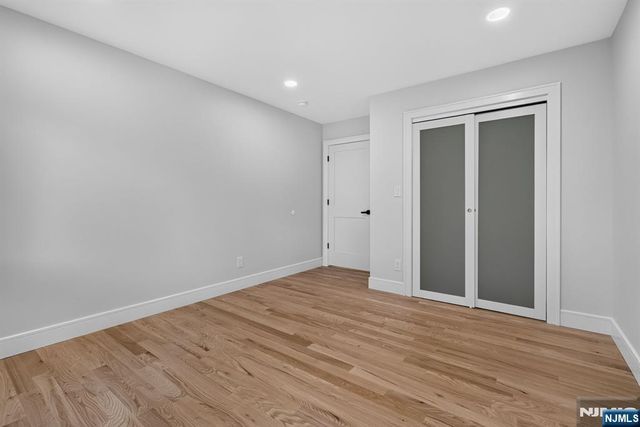 2 Garden Court, Ho-ho-kus, NJ 07423